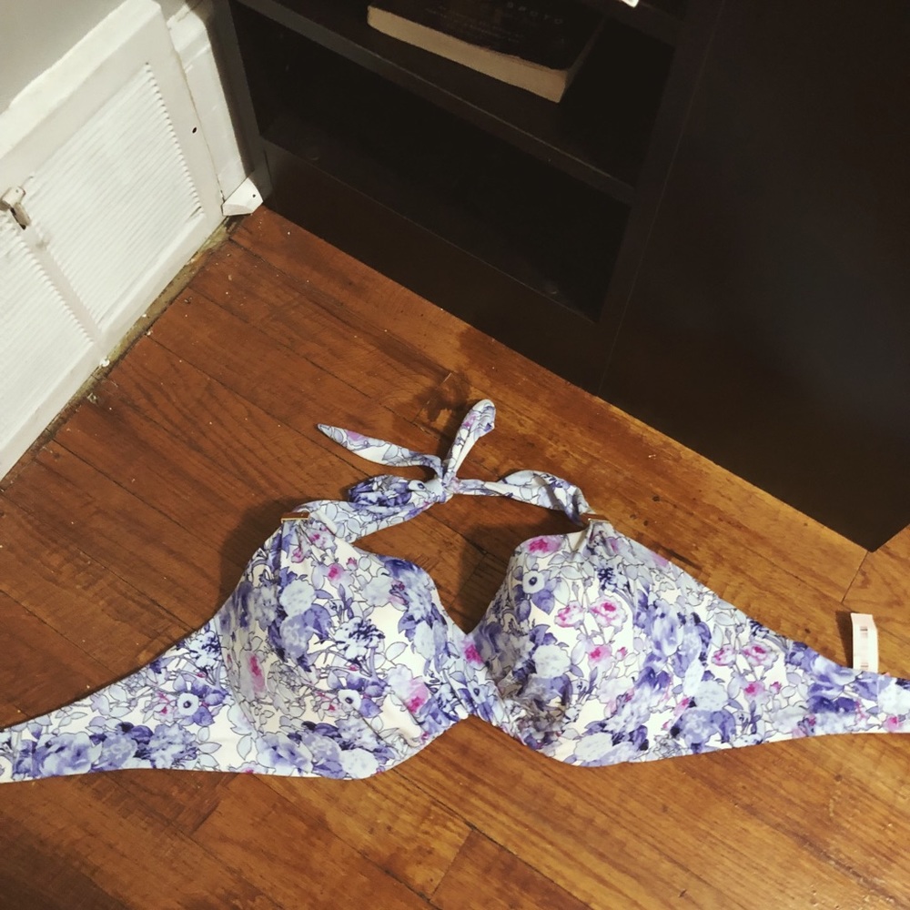 Victoria’s Secret bikini top!